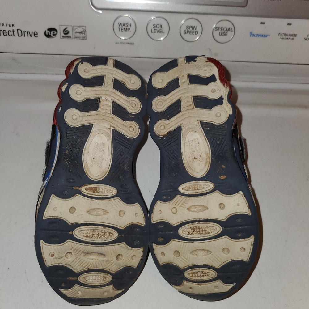 PREOWNED MICKEY MOUSE BOYS LIGHT UP SHOES 9.5C